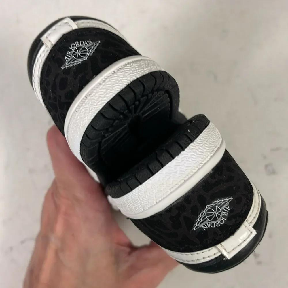 Air Jordan J Man Slip-On For Boys Black Elephant Print 364704-011 Size 4C